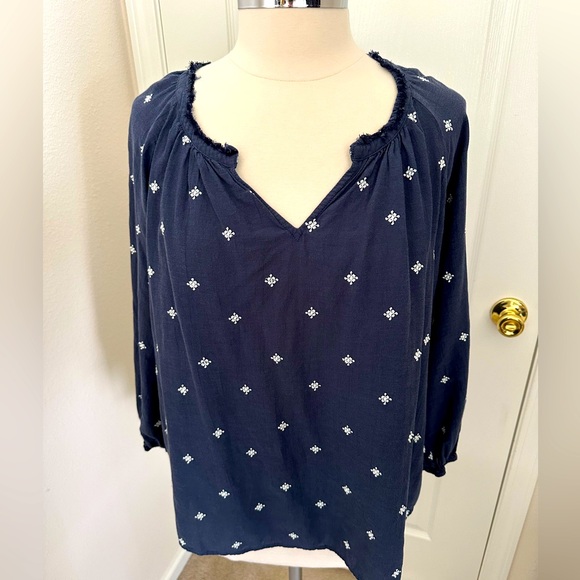 Caslon Raw Fray Split Neck Boho Peasant Top Navy with White Embroidery Size M - Picture 1 of 9